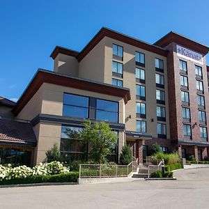 Hotel Kelowna & Conference Centre